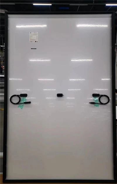 Panneau solaire bifacial de type N 585 W -double-verre
